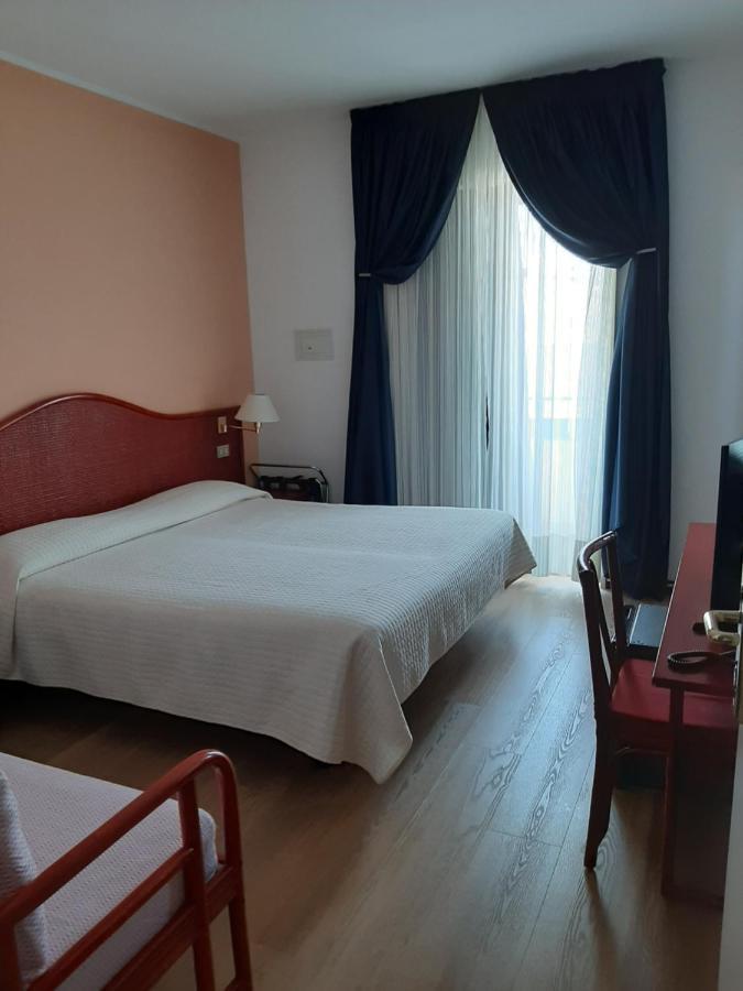 Hotel Beny ลิโดดิเยโซโล ภายนอก รูปภาพ