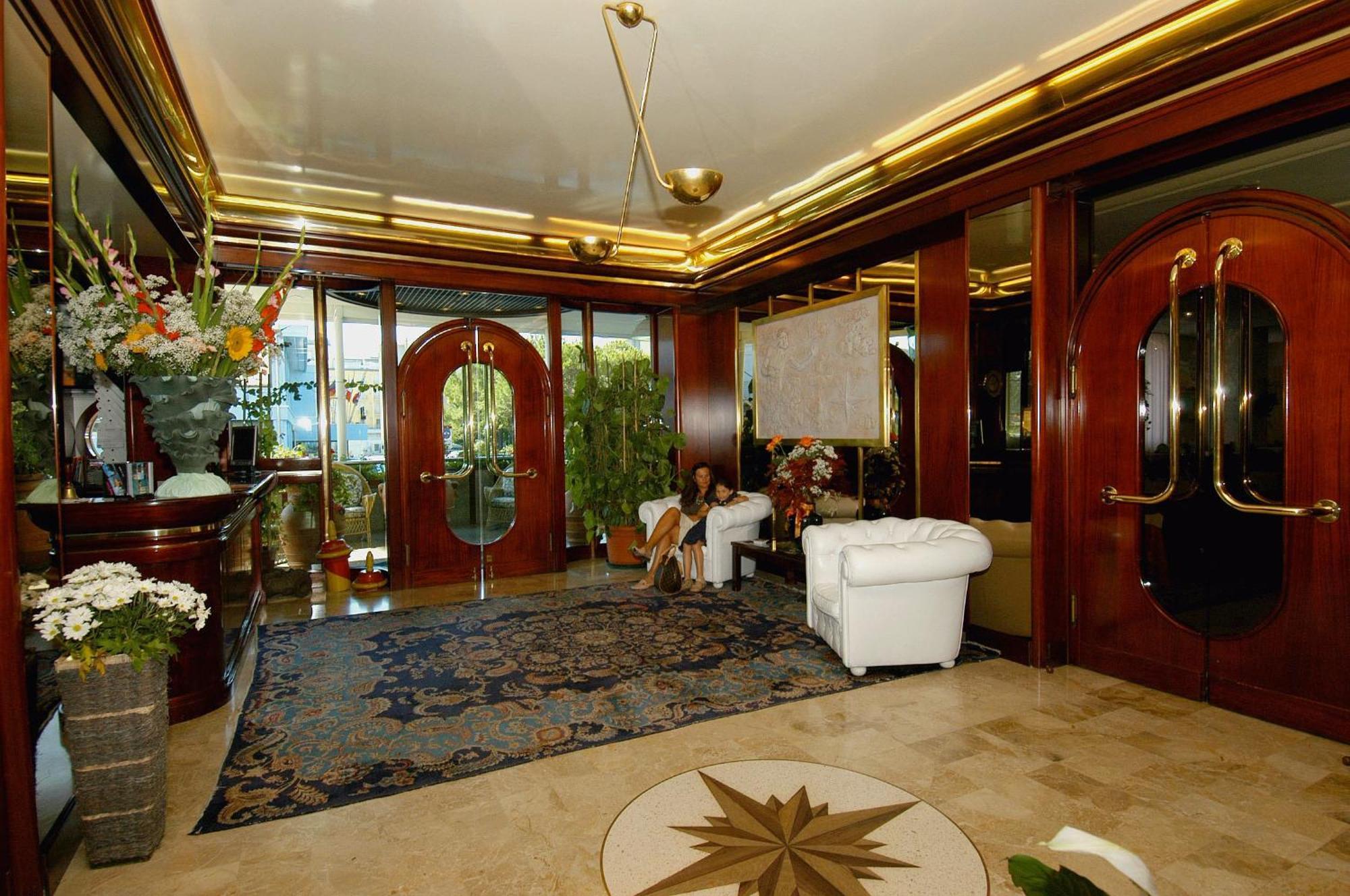 Hotel Beny ลิโดดิเยโซโล ภายนอก รูปภาพ