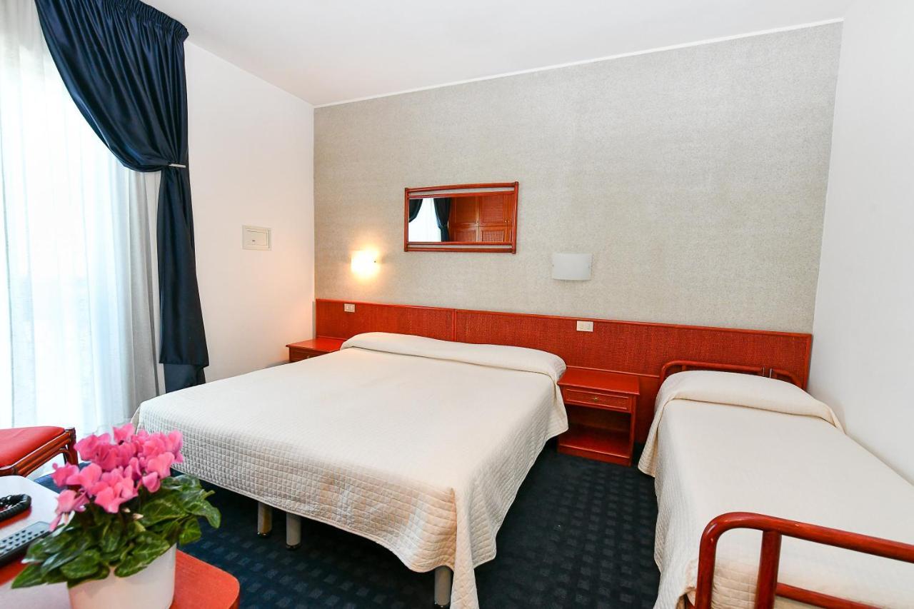 Hotel Beny ลิโดดิเยโซโล ภายนอก รูปภาพ